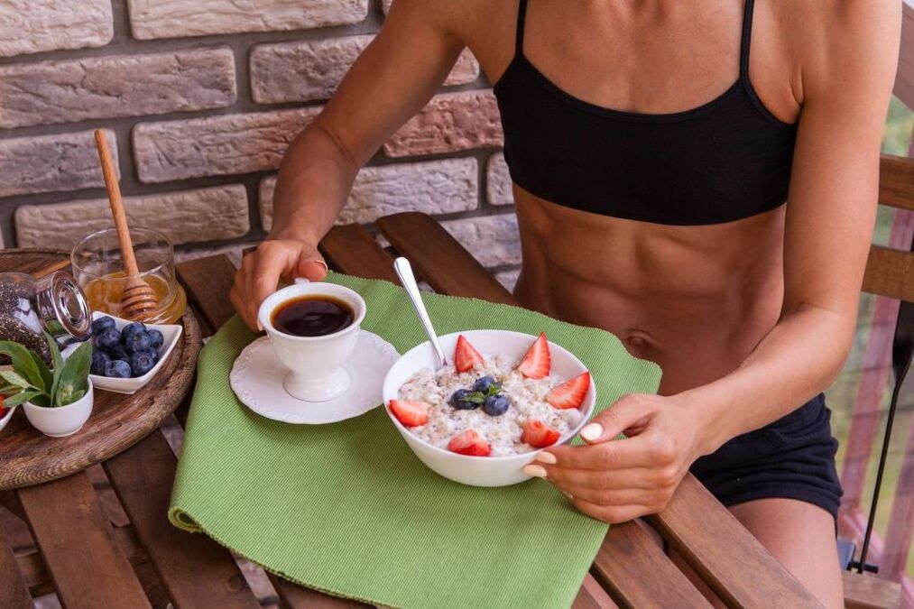 Zdrav zajtrk z nadzorom kalorij za hujšanje